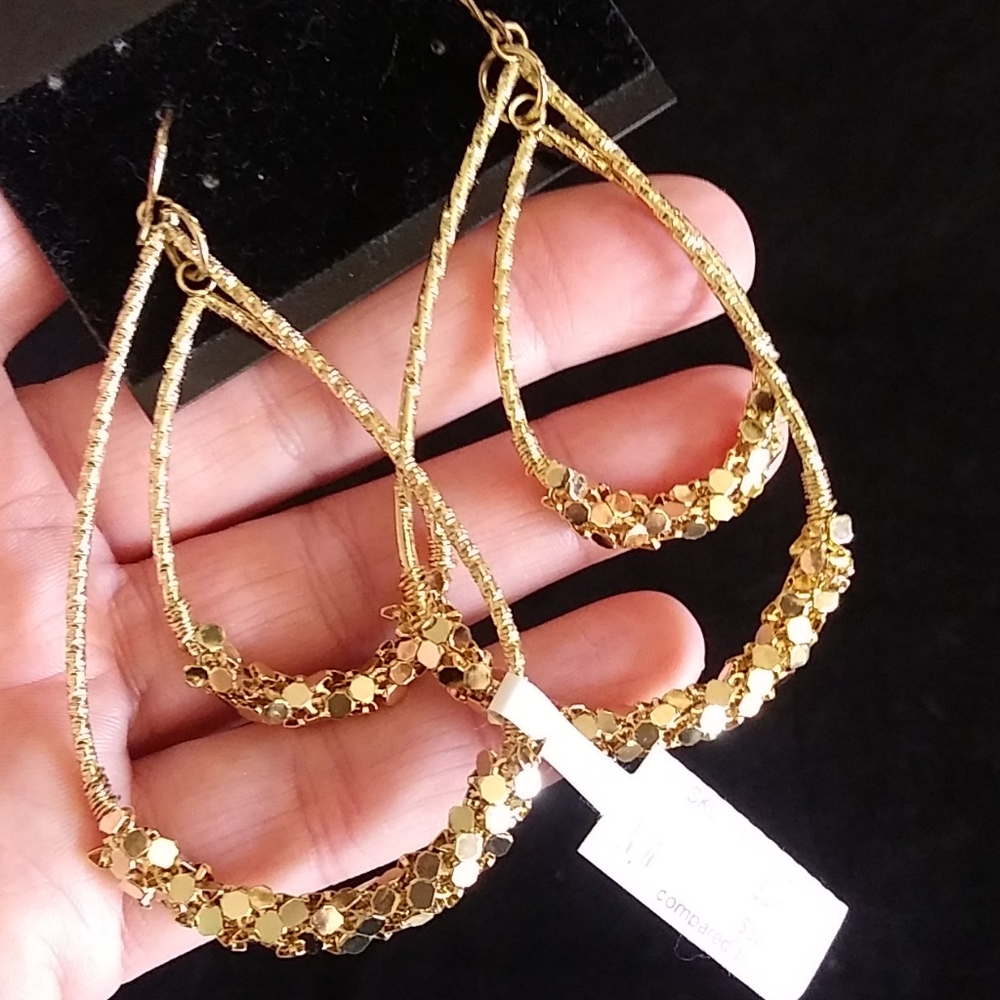Large Goldtone Teardrop Earrings NWT